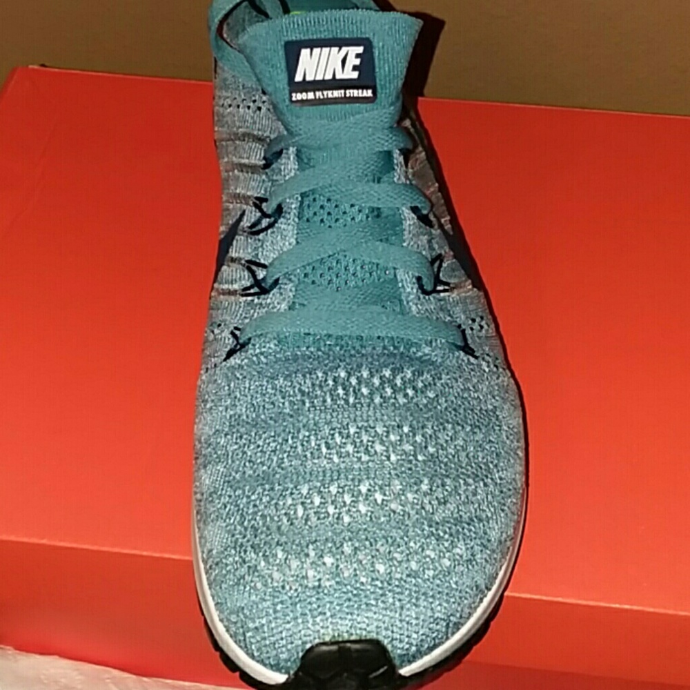 Nike - Picture 6 of 6